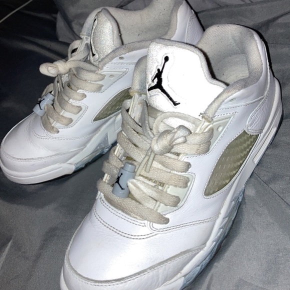 jordan 5s (size 6Y) - Picture 3 of 3